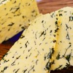 Домашній мармуровий сир за 20 хвилин — ніжніший і дешевший за магазинний!