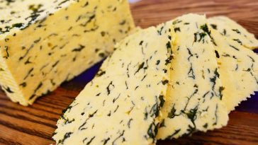 Домашній мармуровий сир за 20 хвилин — ніжніший і дешевший за магазинний!