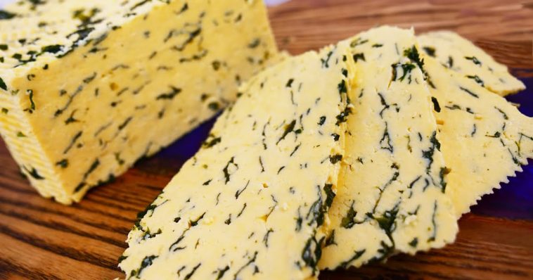 Домашній мармуровий сир за 20 хвилин — ніжніший і дешевший за магазинний!