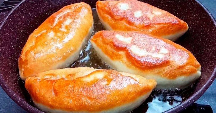 Пиріжки за 15 хвилин: супер-швидке тісто без вистоювання — замісив і смажиш!