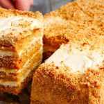 Швидкий торт "Медовик" за 30 хвилин – без розкатування та збивання! Мінімум зусиль, максимум смаку!