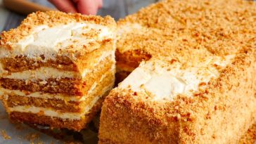 Швидкий торт "Медовик" за 30 хвилин – без розкатування та збивання! Мінімум зусиль, максимум смаку!