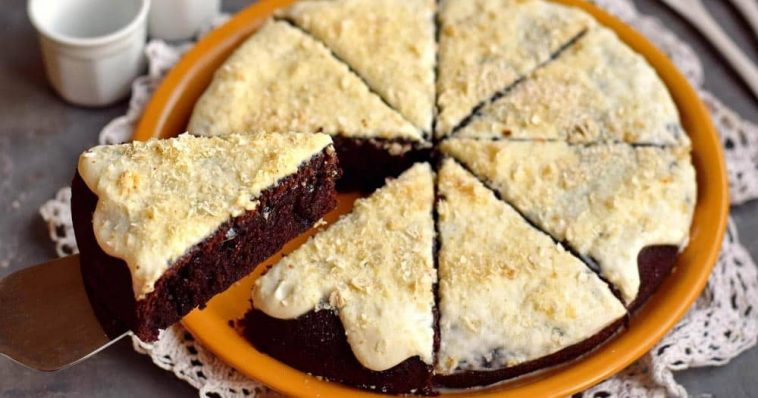 Шоколадний пиріг за 30 хвилин на сковороді – без духовки, але неймовірно смачно! Гості в захваті!