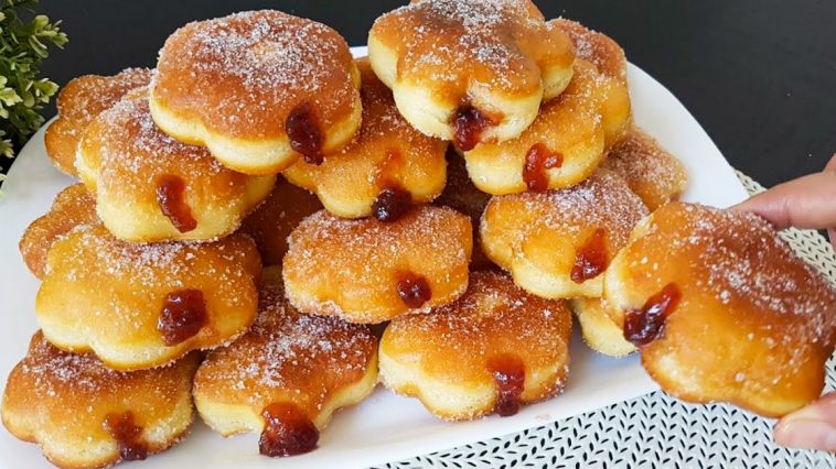 Лише йогурт і борошно! Готуємо ідеальний смаколик без духовки – швидко, просто та смачно!