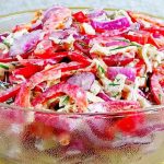 Забутий смак 80-х: легендарний єврейський салат, який вражає простотою та смаком!