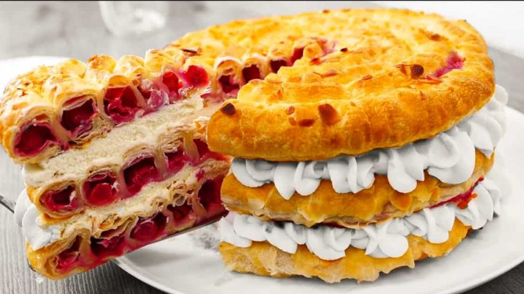 Швидкий торт з вишнею з готового тіста – смак, як у кондитерській! Готується за лічені хвилини!