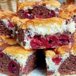 Мармуровий пиріг з вишнями – простий рецепт із доступних продуктів! Готується швидко, а смак неперевершений!