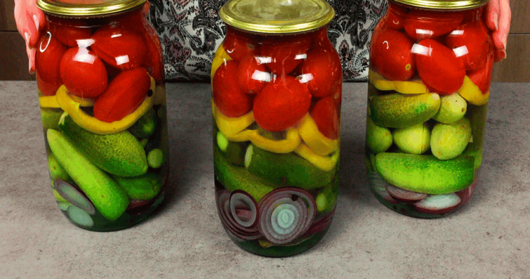 🫙 Домашнє овочеве асорті на зиму — ідеальний маринад, що п’ється до останньої краплі!