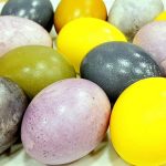 Крашанки без хімії: лише каркаде і куркума – неймовірна палітра барв на Великдень!