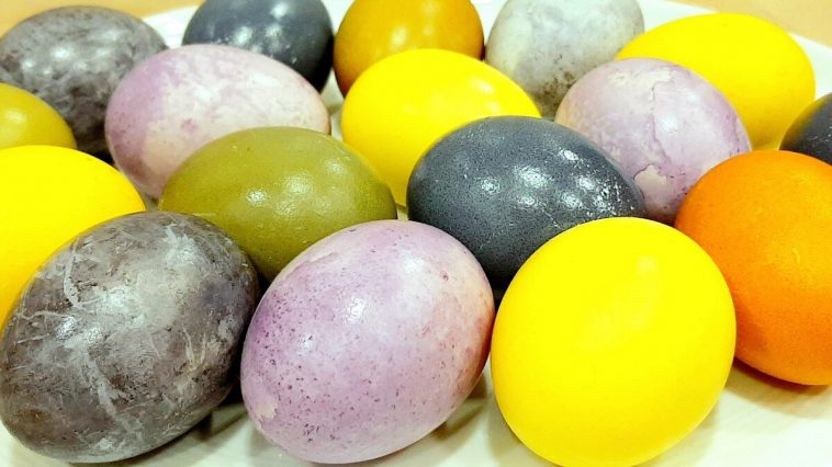 Крашанки без хімії: лише каркаде і куркума – неймовірна палітра барв на Великдень!