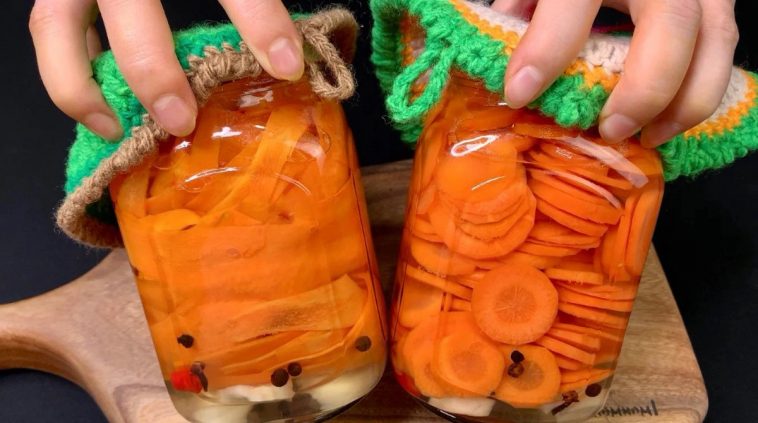 Рятую залишки моркви з погреба: мариную без зайвих клопотів – і салат, і гарнір, і закуска в одній банці!