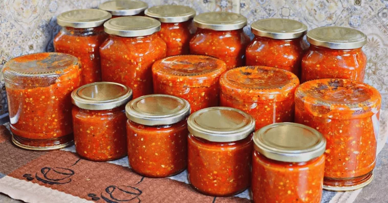 Більше не купую кетчуп! Готую домашній соус — 60 банок щороку й жодна не залежується