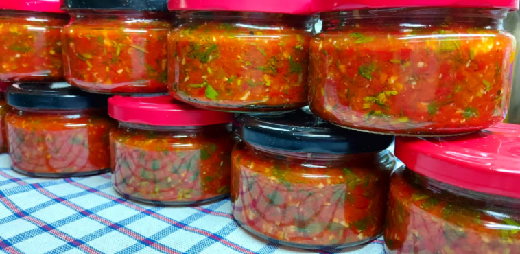 Домашній соус із червоного перцю на зиму: ароматна пікантність у кожній ложці