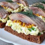 Татові особливі бутерброди з оселедцем — ніколи не встояти перед цією смакотою!