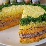 Кабачковий торт із трьома начинками — вражаюча закуска для будь-якого свята