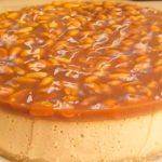 Кавово-карамельний торт без випічки: ніжний десерт для гостей за простим рецептом