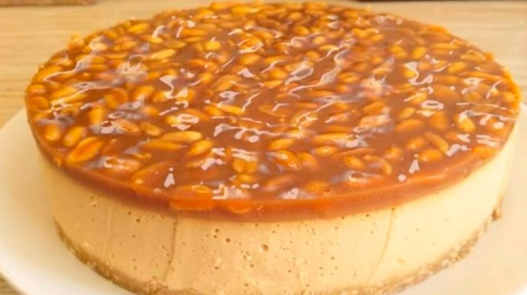 Кавово-карамельний торт без випічки: ніжний десерт для гостей за простим рецептом