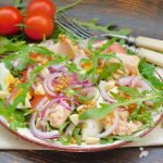 Швидкий салат з тунцем і руколою — смачно, корисно, дієтично!