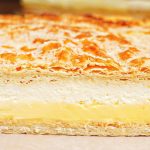 Торт «Кремувка-лінивка»: ніжний десерт за 15 хвилин без мороки