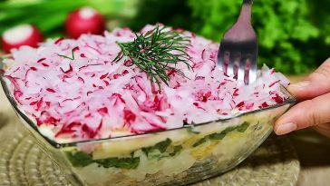 Ніжний Великодній салат, що підкорює з першої ложки — ідеальна страва для святкового столу!