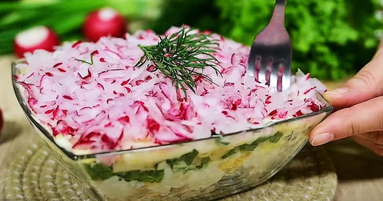 Ніжний Великодній салат, що підкорює з першої ложки — ідеальна страва для святкового столу!