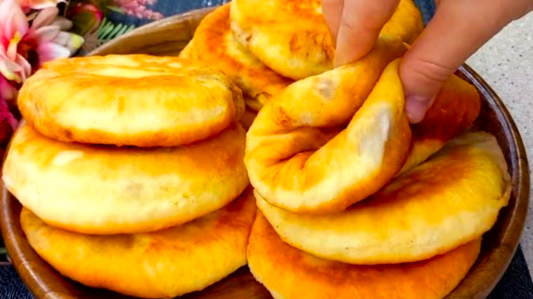 Палянички з дитинства: старовинний рецепт з картоплі та яєць, як у прабабусі