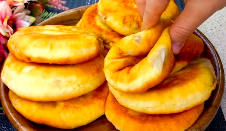 Палянички з дитинства: старовинний рецепт з картоплі та яєць, як у прабабусі