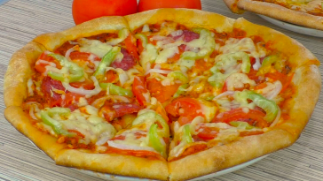Миттєва піца на кефірному тісті без дріжджів — пишна, ароматна і готова за 5 хвилин!
