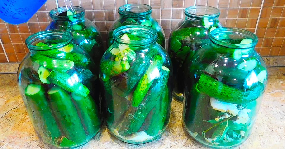 Миттєві малосольні огірки без мороки — рецепт від свекрухи за 15 хвилин! Холодний спосіб засолювання