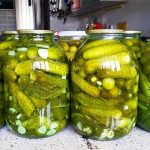 Бочкові огірки холодним способом: рецепт від тата, перевірений 30 роками!