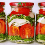 Зникли зі столу за 5 хвилин! Мариновані помідори з гірчицею – ідеальна заготівля на зиму