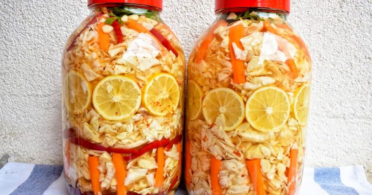 Квашена капуста з лимоном і спеціями — вибуховий смак, який перевершив усі очікування!