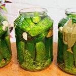 Секрет ідеальних квашених огірків: бочковий смак у банці!