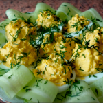 Коронна закуска на стіл: фаршировані яйця з сирною ніжністю