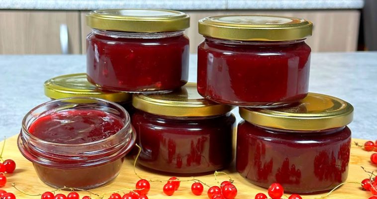 Пікантний соус зі смородини на зиму — ідеальний до м’яса та не тільки!