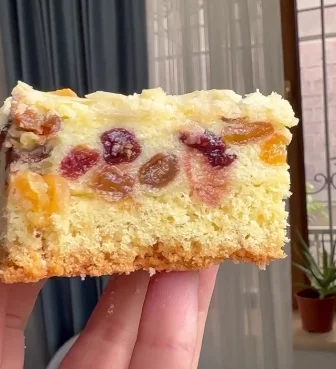 Найсмачніший сирний пиріг: ароматний десерт, який підкорить кожного!