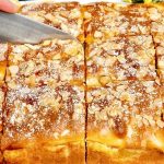 Неймовірний яблучний пиріг за 10 хвилин – всього 4 яблука і море смаку!