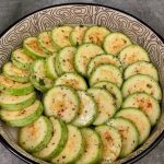 Ніжні кабачки без сиру та майонезу: смачна вечеря за пів години