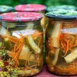 Салат із огірків на зиму, який шкодувала, що зробила в малій кількості