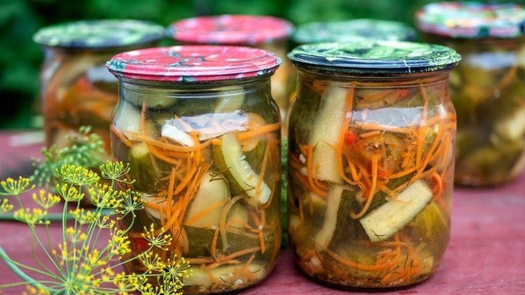 Салат із огірків на зиму, який шкодувала, що зробила в малій кількості