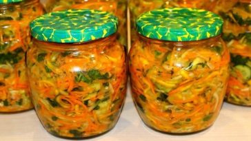 Пікантний зимовий салат з кабачками, огірками та морквою по-корейськи