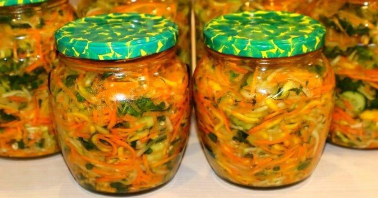 Пікантний зимовий салат з кабачками, огірками та морквою по-корейськи