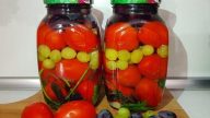 Мариновані помідори з виноградом на зиму – справжній смаковий сюрприз!