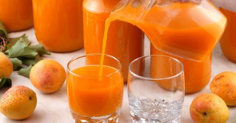 Натуральний абрикосовий нектар: яскрава заготівля літа в банці