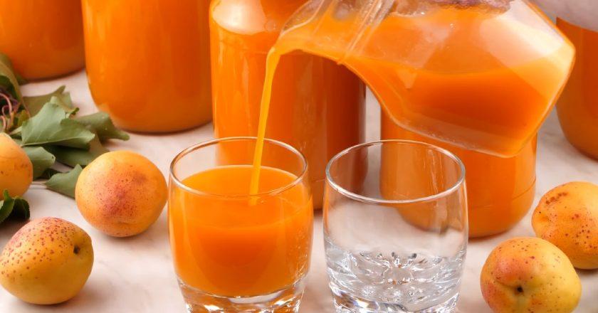 Натуральний абрикосовий нектар: яскрава заготівля літа в банці