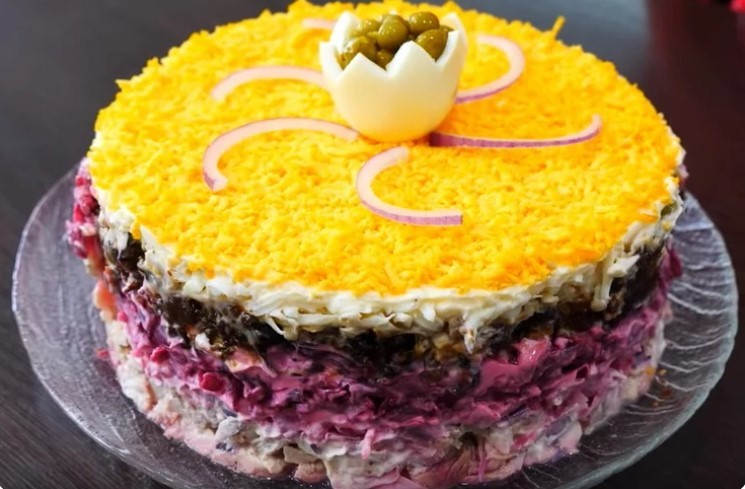 Салат «Графський» — розкішний смак і святковий вигляд