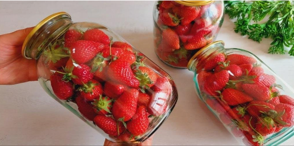 Унікальний спосіб заготівлі полуниці без варіння та заморожування: зберігається до року!