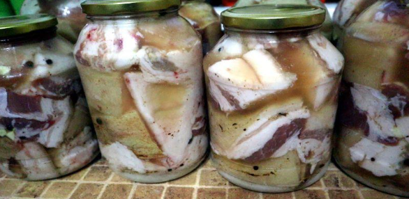 Смачне сало «по-одеськи», як навчила бабуся: прості продукти — неперевершений результат