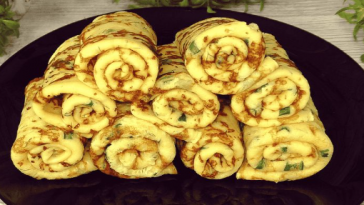 Ситні млинці з сиром і зеленню — смачна ідея на будь-який час дня