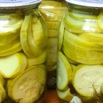 Хрусткі мариновані кабачки з часником — ідеальна закуска до будь-якої страви